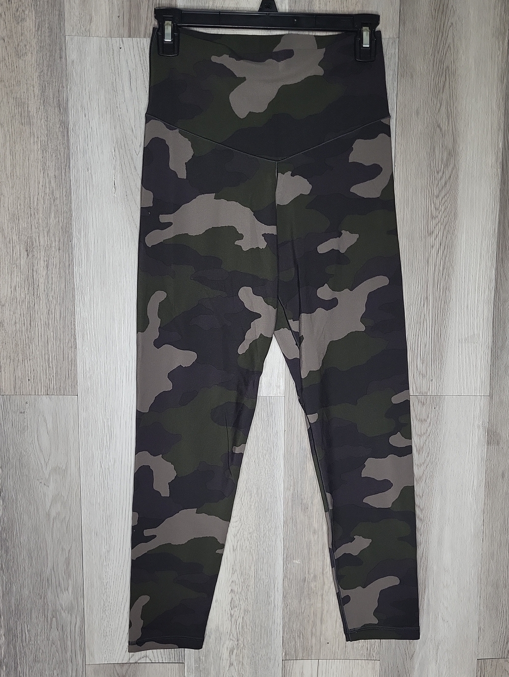 OFFLINE by Aerie Real Me 7/8 Leggings Womens Large Hi Rise Green Camo Athleisure